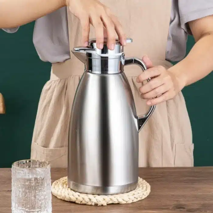 Thermos isotherme avec bec verseur 5