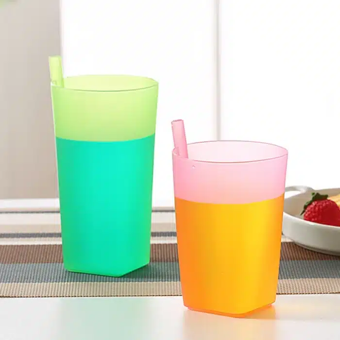 Tasse avec paille intégrée pour enfants 3